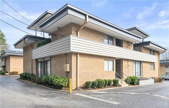 Building Photo - 4300 Roswell Rd NE