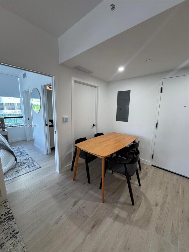 Building Photo - 225 N Miami Ave