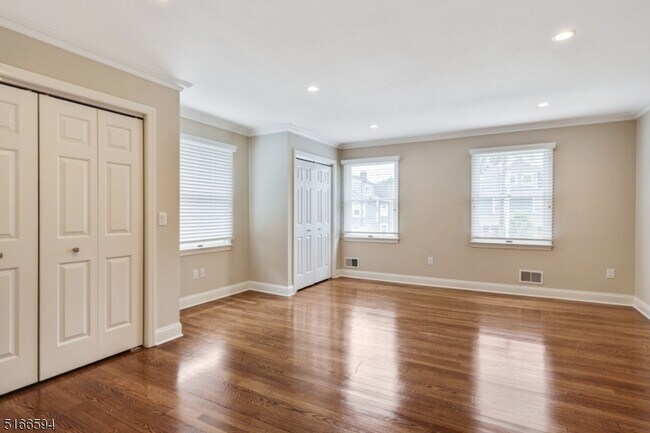 Building Photo - 23 Ruthven Pl