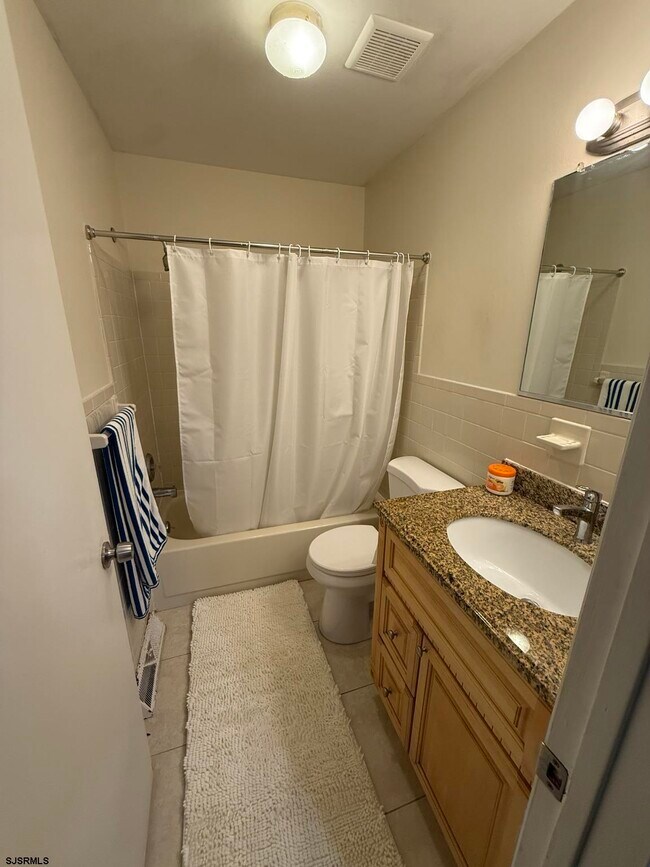 Building Photo - 25 Oyster Bay