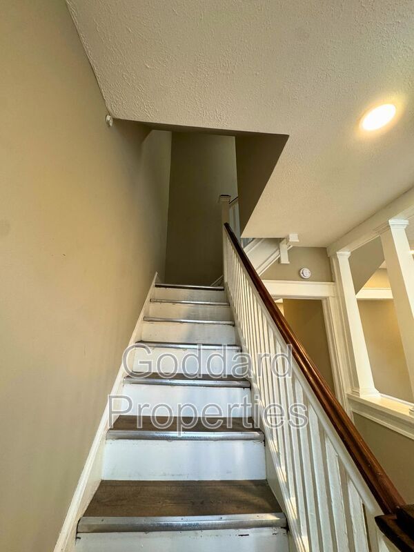 Building Photo - 2438 Druid Park Dr