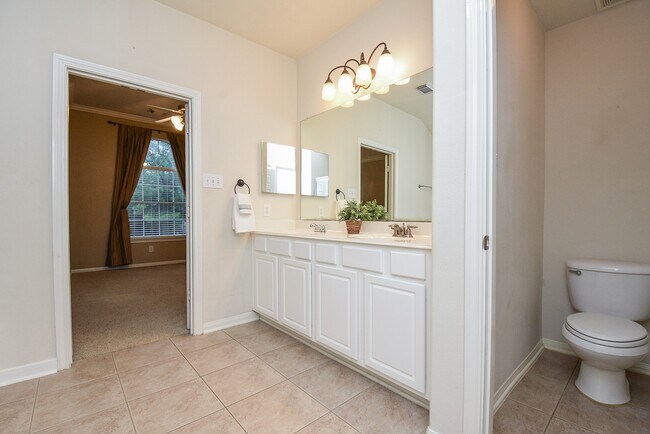 Building Photo - 6 S Burberry Park Cir