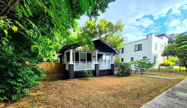 Building Photo - 314 E Park Ave