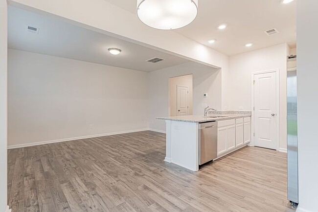 Building Photo - Brand New Townhome in Peachtree Park in Du...