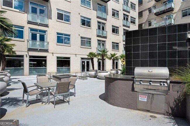 Building Photo - 805 Peachtree St NE