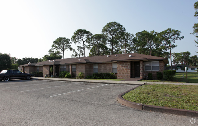 Building Photo - Willowbrook Place