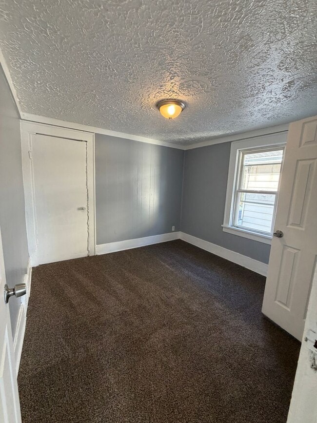 Building Photo - Spacious Multi-Level Akron Home for Rent | Open House Feb 7
