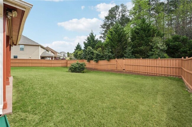 Building Photo - 6370 Shiloh Woods Dr