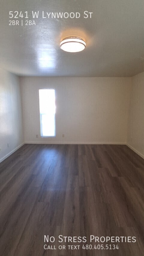 Building Photo - 5241 W Lynwood St