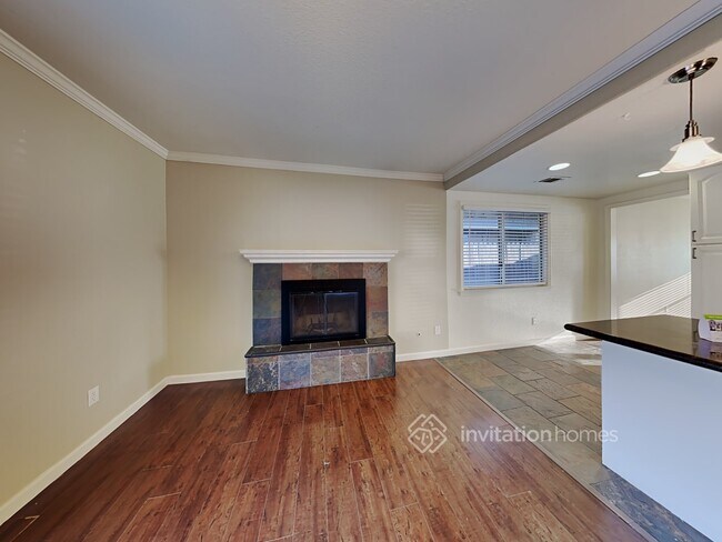 Building Photo - 641 Thomas St