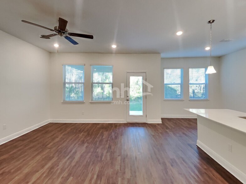 Building Photo - 6331 Emerald Hls Wy