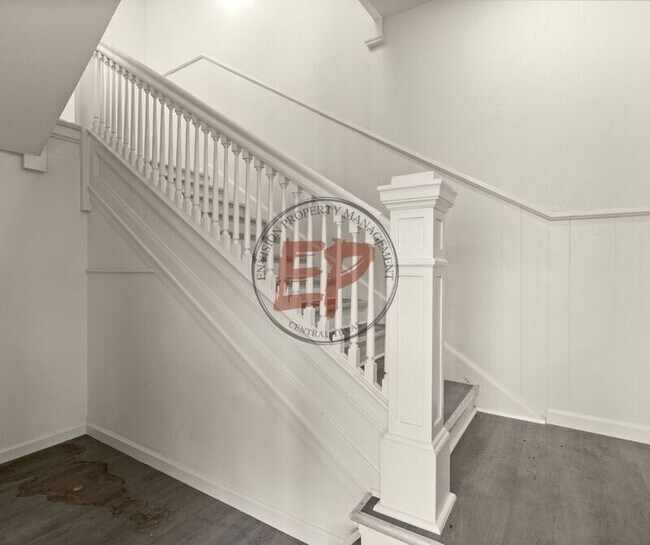 Building Photo - 2208 Gorman Ave