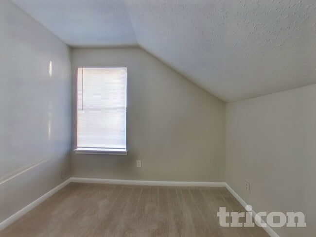 Building Photo - 3126 Kelling St