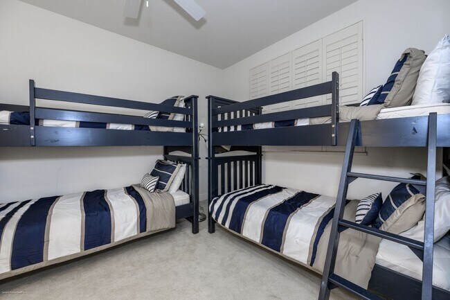 Building Photo - EXECUTIVE VACATION RENTAL