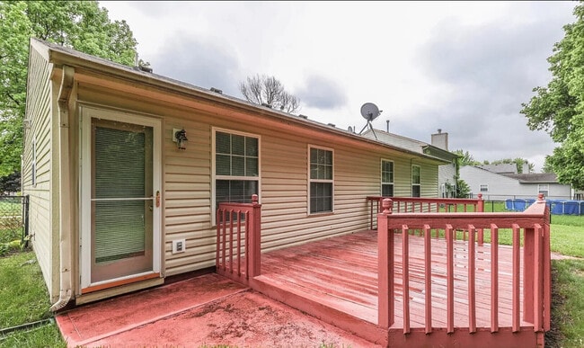 Building Photo - 6010 Rocky River Dr