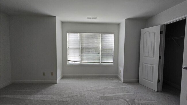 Building Photo - 2275 Copper Trail Ln NE