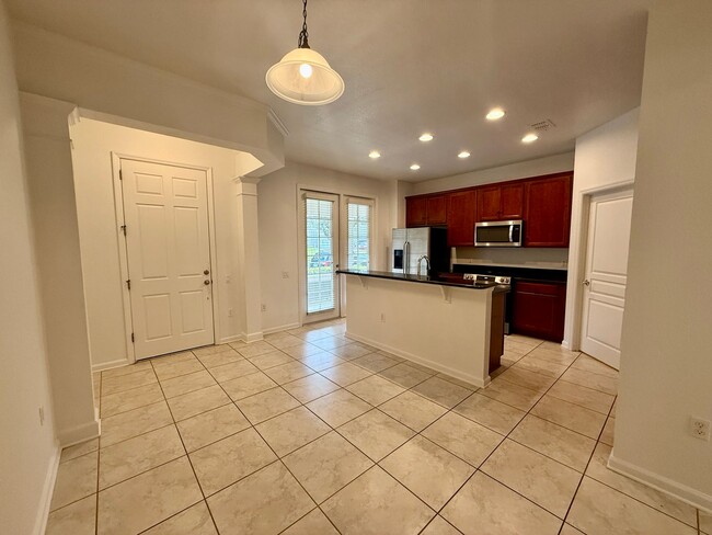Building Photo - Lake Sawyer - Luxury 3/2.5 Condo