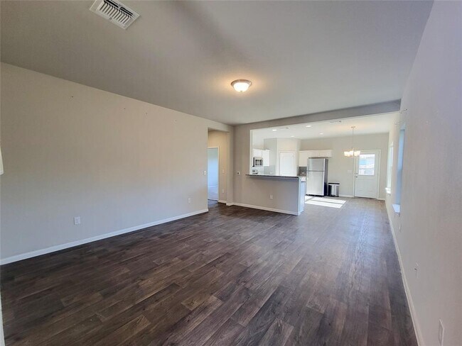 Building Photo - 13925 Heywood Dr