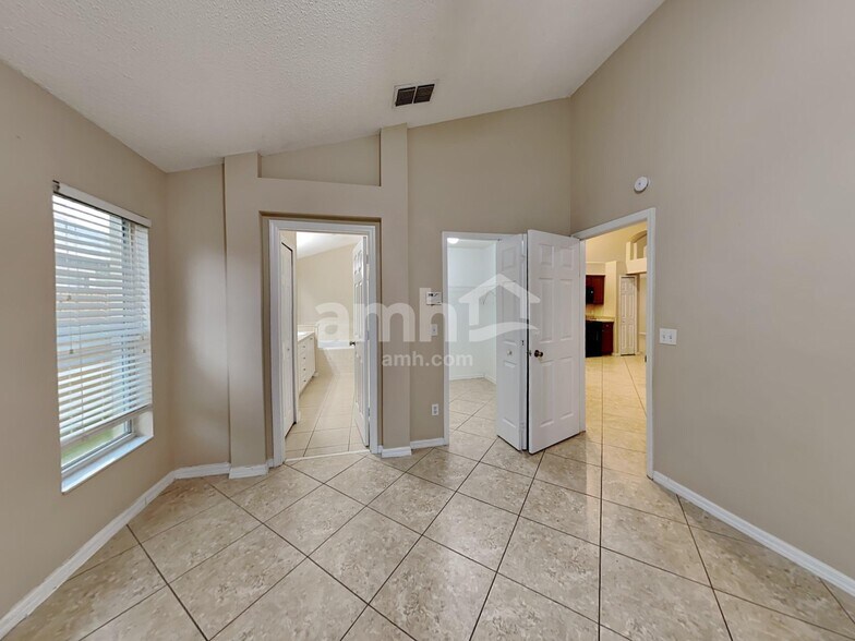 Building Photo - 28733 Midnight Star Loop
