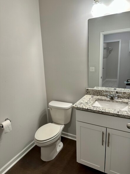 Building Photo - 304 Greymoor Ln