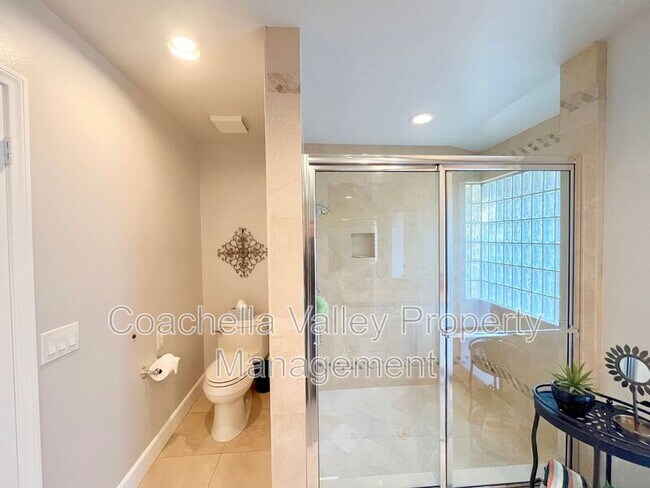 Building Photo - 48550 Valley View Dr