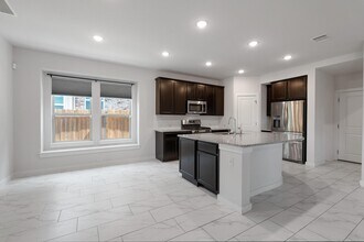 Building Photo - 8215 Prairie Rye Dr