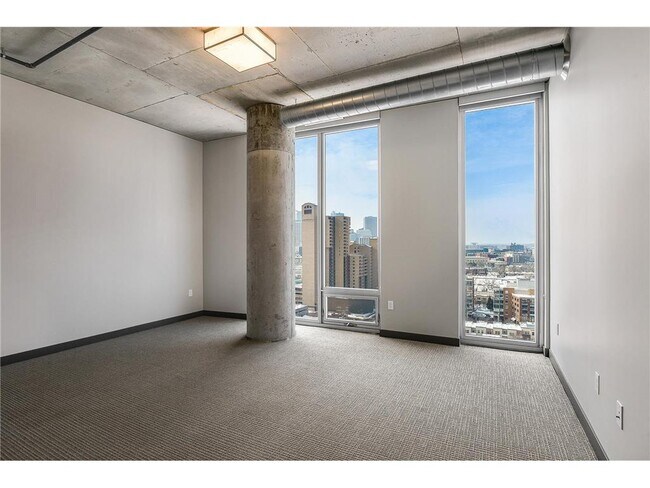 Building Photo - 315 1st Ave NE