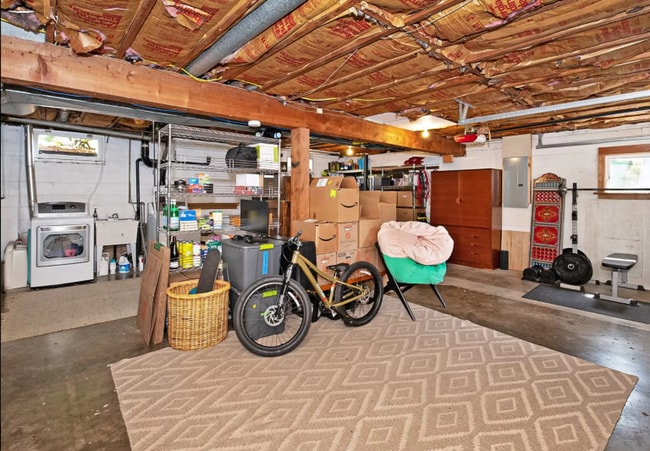 Building Photo - |NEW| ~ Charming 3-Bedroom Home in Portlan...