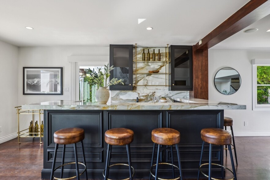 Building Photo - 2411 Mount Olympus Dr