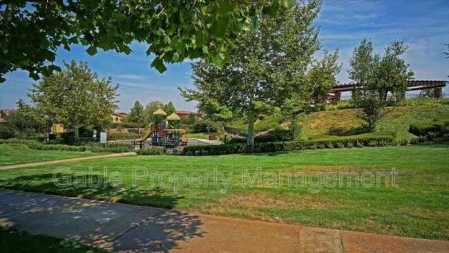 Building Photo - 26155 Lone Rock Ct