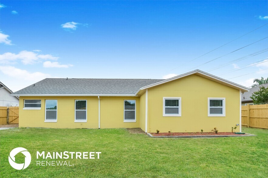 Building Photo - 304 Sir Lawrence Dr