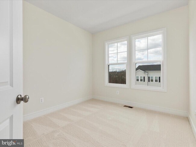 Building Photo - 123 Choke Cherry Ct