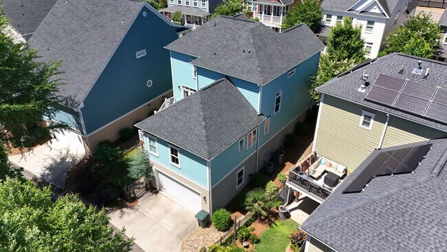 Building Photo - Upscale Living in Village Walk