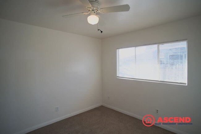 Building Photo - Charming Home in Central Bakersfield!