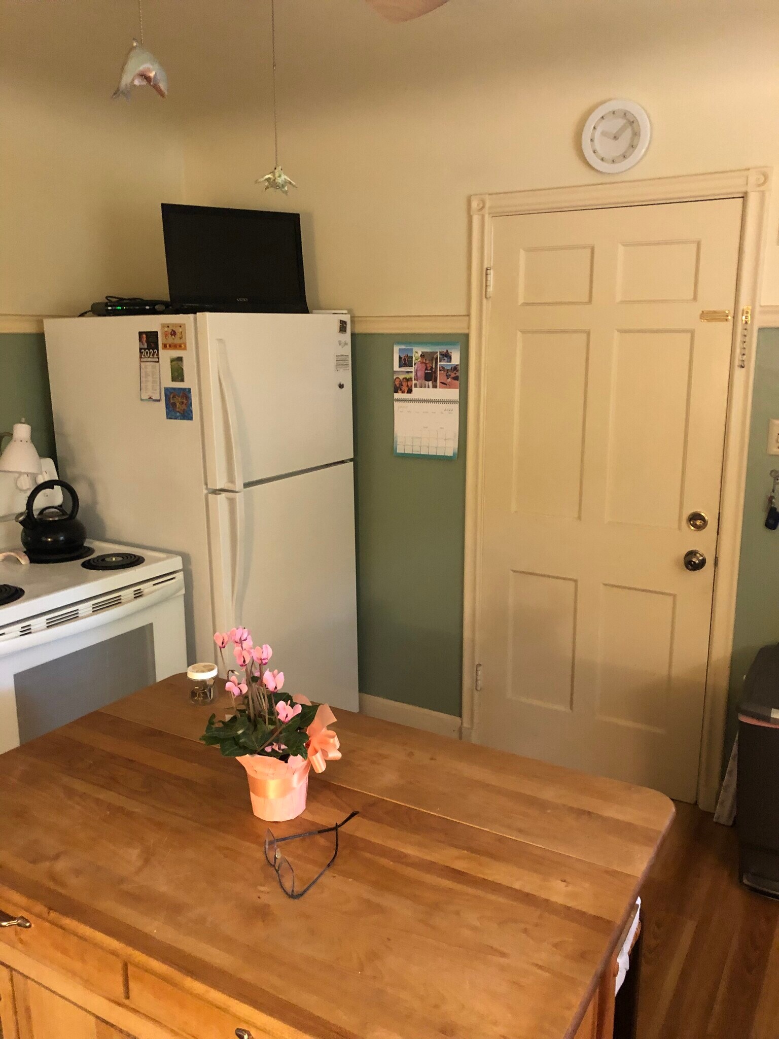 Kitchen - 6533 W Wisconsin Ave