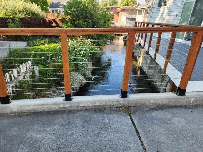 Building Photo - 181 N 200 E