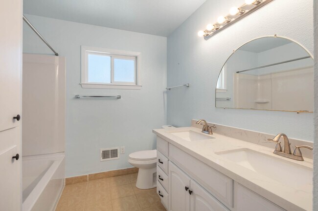 Building Photo - 2225 Mt Whitney Dr