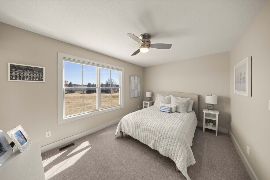 Building Photo - 492 Bluestem Cir