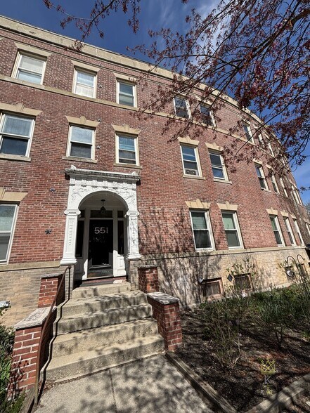 Building Photo - 551 Brookline Ave