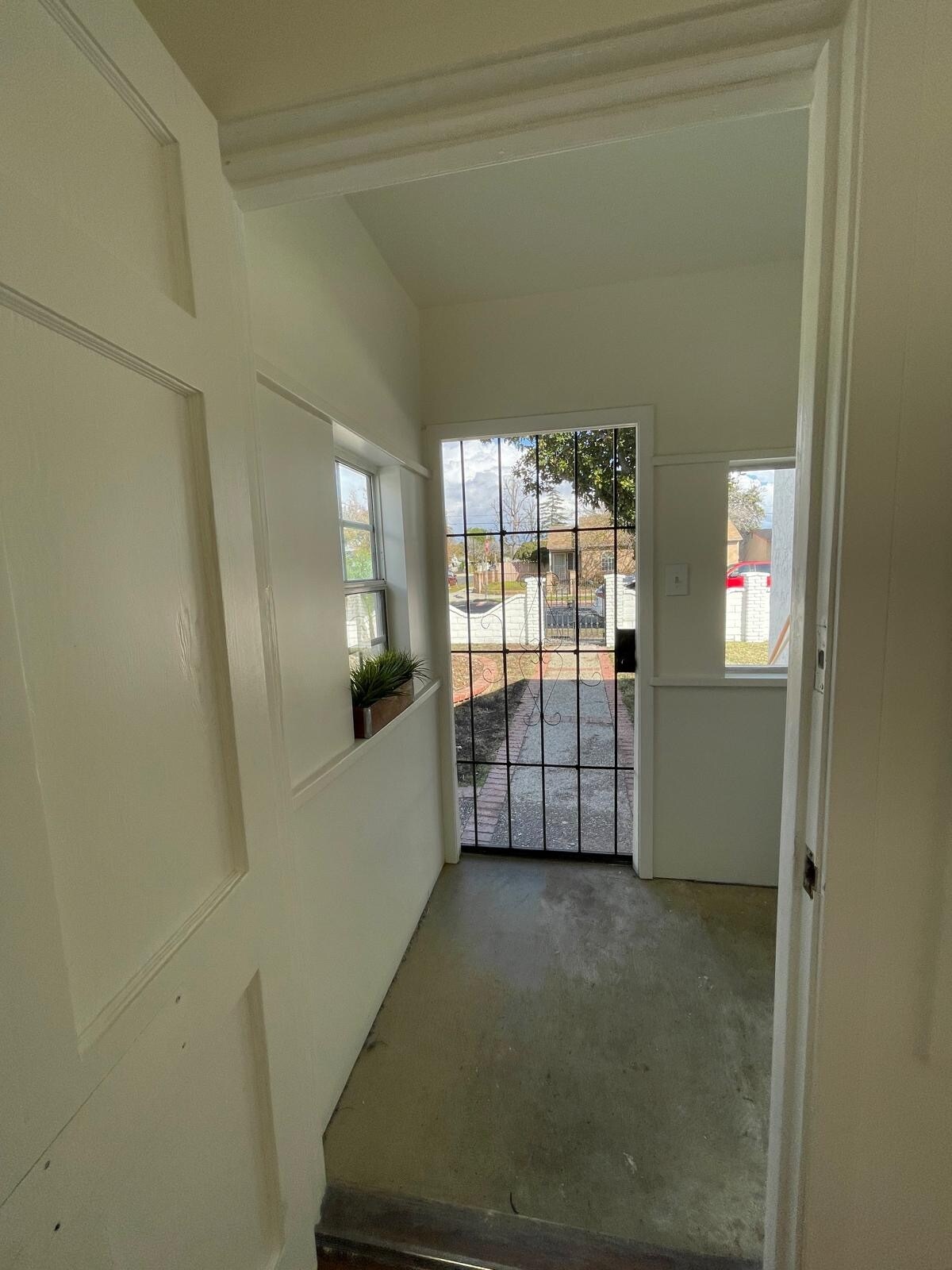 Building Photo - 7359 Amestoy Ave