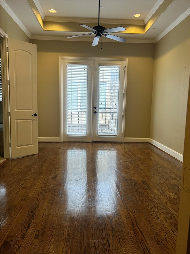 Building Photo - 6353 Richmond Ave.