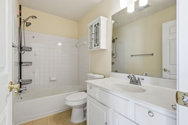 Building Photo - Unbeatable location near Lake Ridge Park and Marina, offering boating, fishing, wildlife and bird...