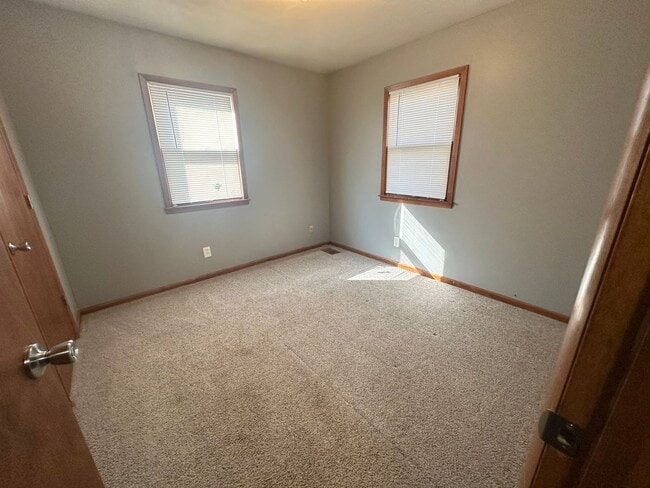 Building Photo - Charming 2 bed, 1 bath ranch home