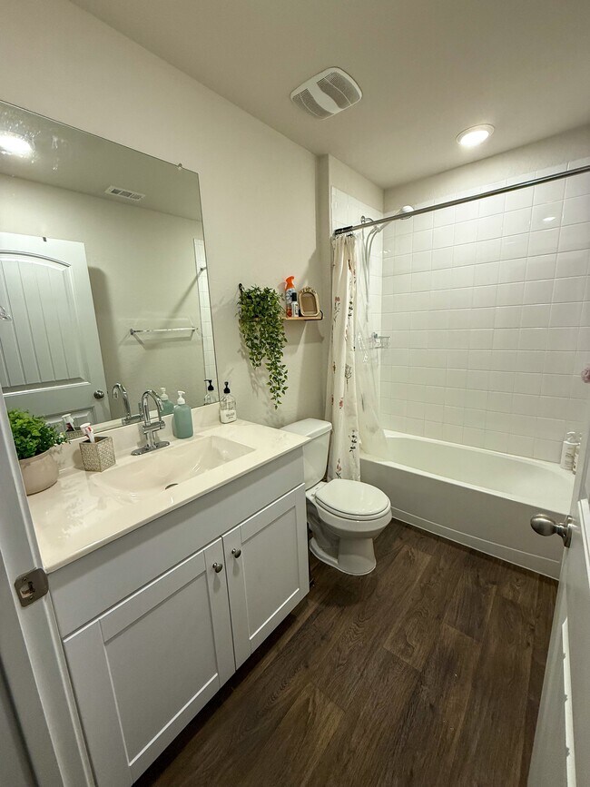Building Photo - 541 Chaco Lp