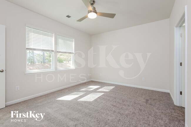 Building Photo - 1111 Mission Hill Ln