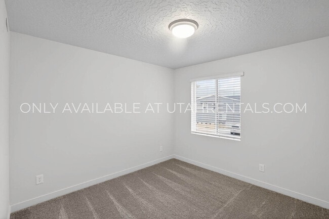 Building Photo - 626 W 1330 S