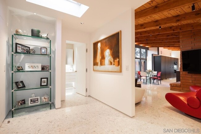 Building Photo - 4478 Hortensia St