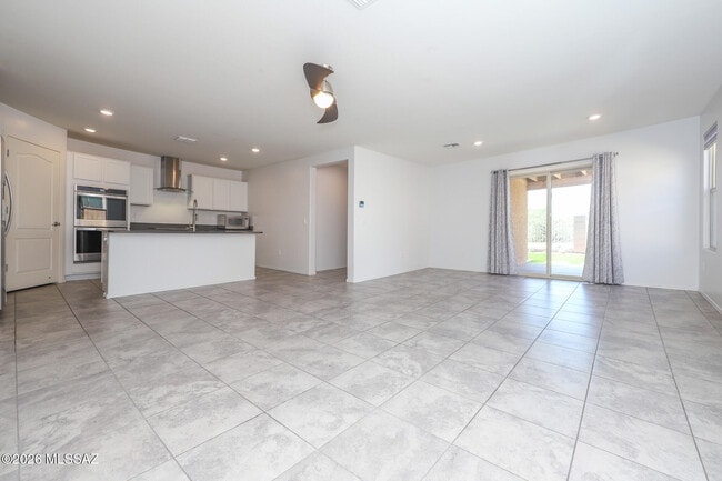 Building Photo - 2943 W Dakota Vista Way