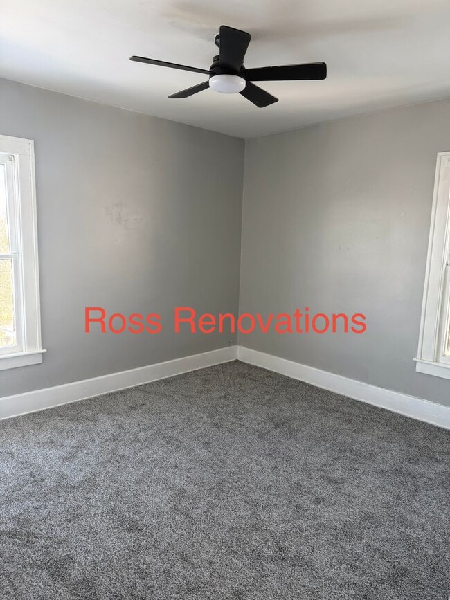 Building Photo - Three bedroom, 1 bath home