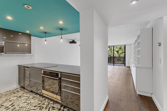 Building Photo - 100 Ocean Ln Dr